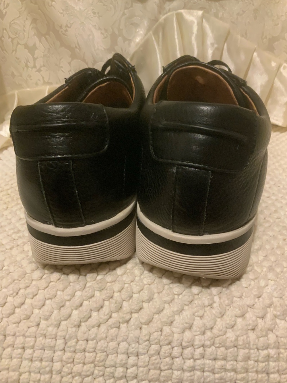 KENNETH COLE - Picture 6 of 14